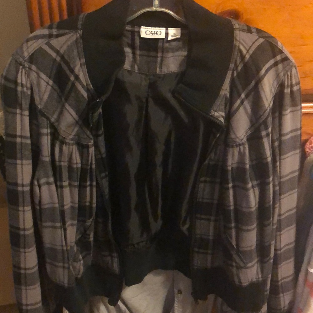 Black and gray checkered short jacket
